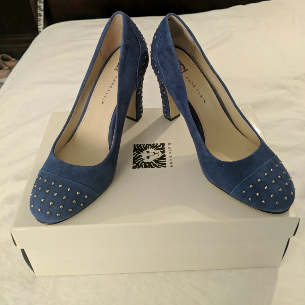 NIB  Anne Klein blue suede studded heels!